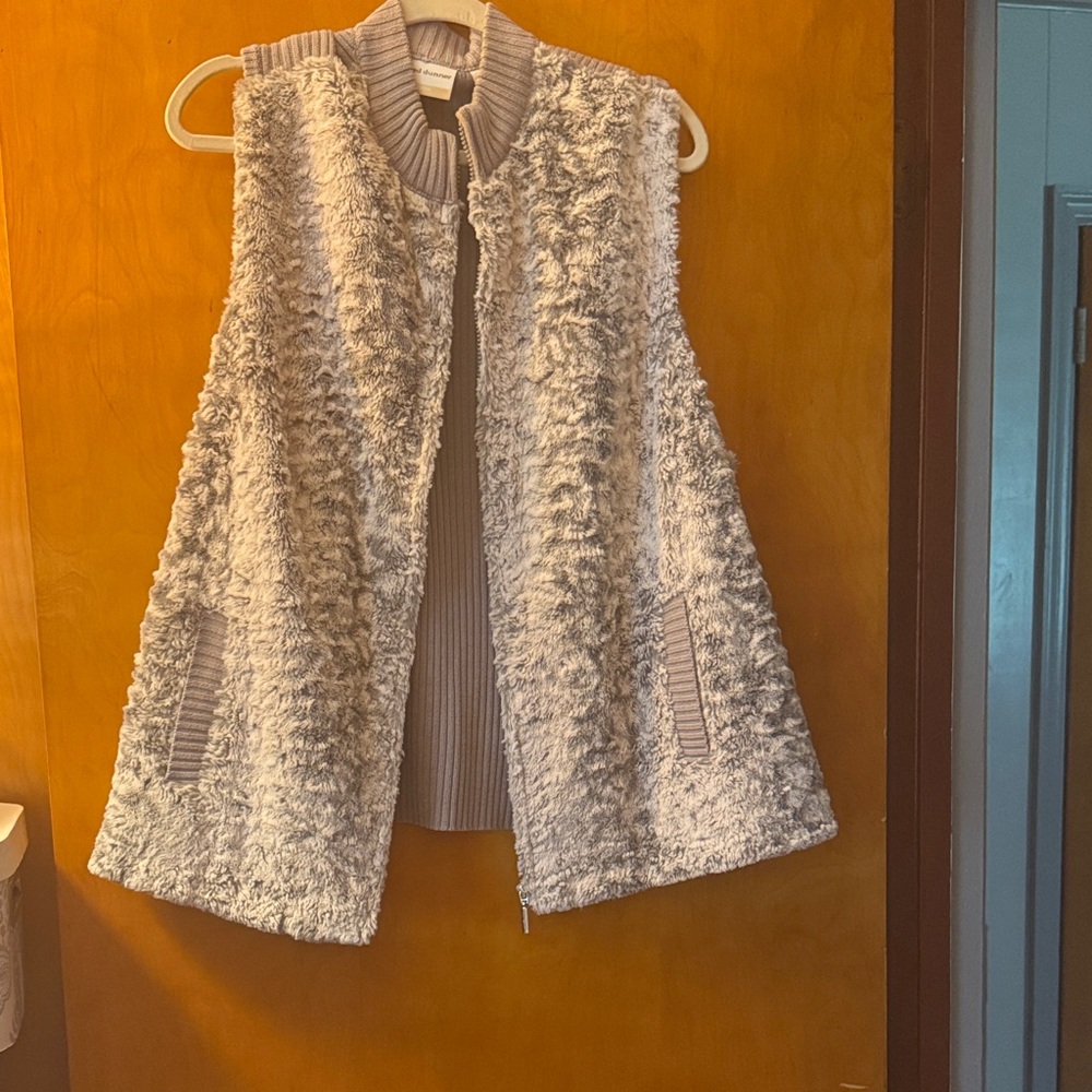 Alfred Dunner Ribbed Knit Vest in Grey